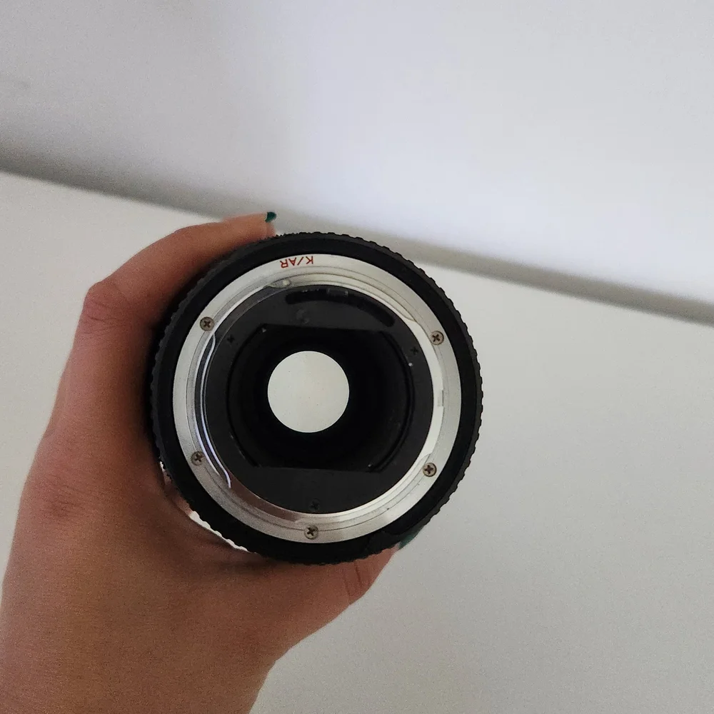Sleek Black Camera Lens for Precision Photography